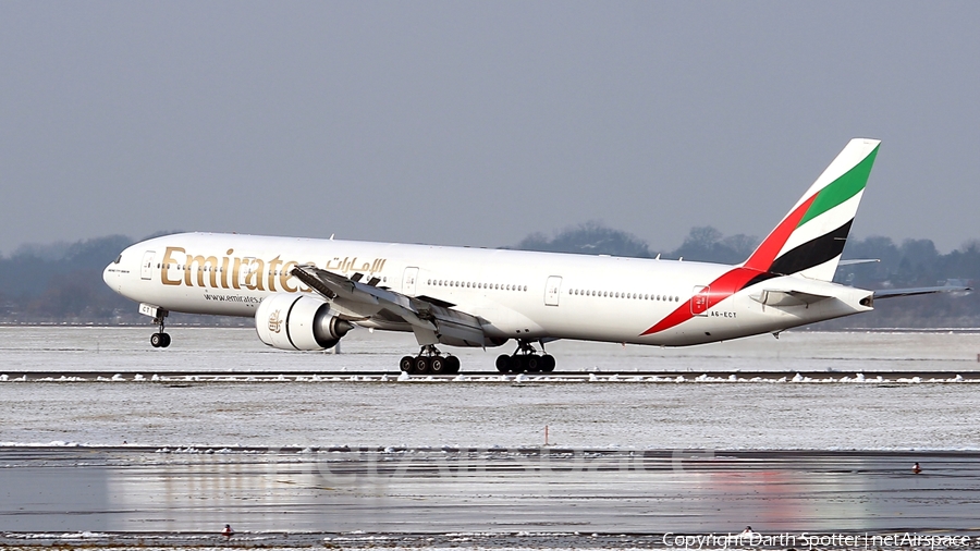 Emirates Boeing 777-31H(ER) (A6-ECT) | Photo 208175