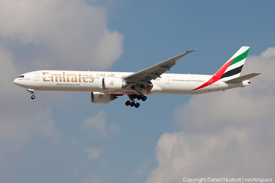 Emirates Boeing 777-31H(ER) (A6-ECT) | Photo 620332
