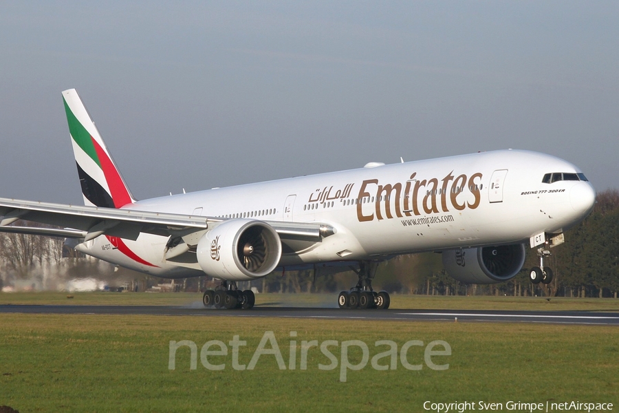 Emirates Boeing 777-31H(ER) (A6-ECT) | Photo 203870
