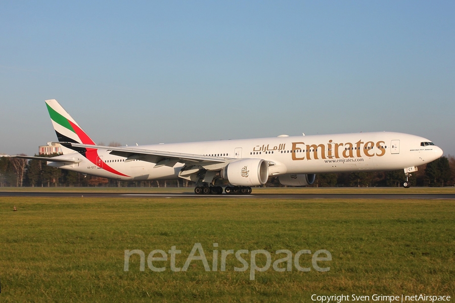 Emirates Boeing 777-31H(ER) (A6-ECT) | Photo 211565