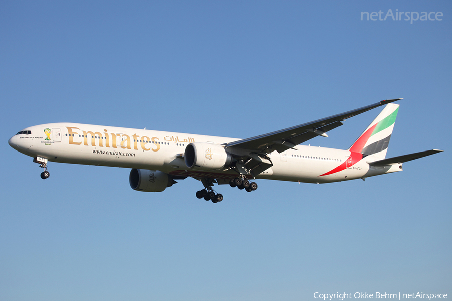 Emirates Boeing 777-31H(ER) (A6-ECT) | Photo 52953