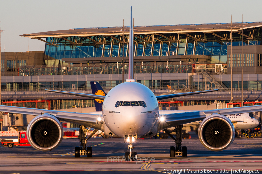 Emirates Boeing 777-31H(ER) (A6-ECU) | Photo 209185