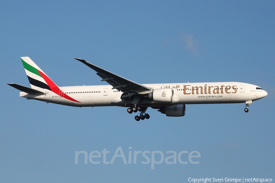 Emirates Boeing 777-31H(ER) (A6-ECU) | Photo 28989
