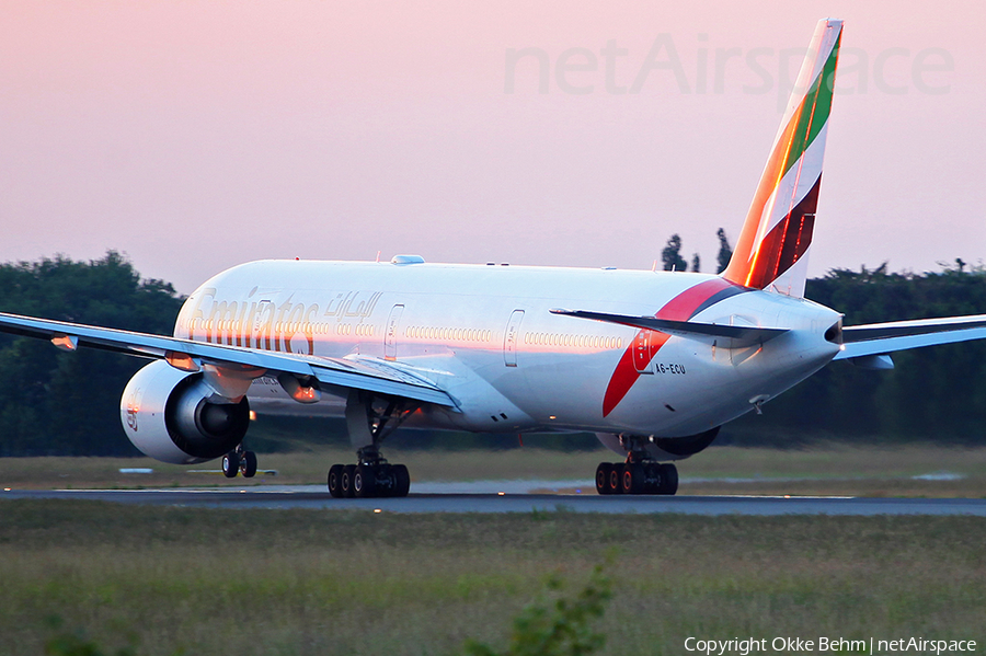 Emirates Boeing 777-31H(ER) (A6-ECU) | Photo 78585