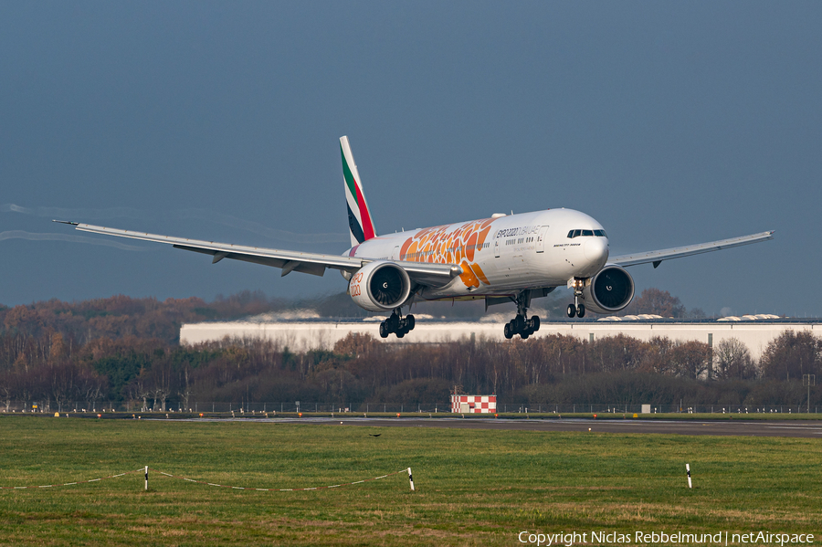 Emirates Boeing 777-31H(ER) (A6-ECU) | Photo 412741