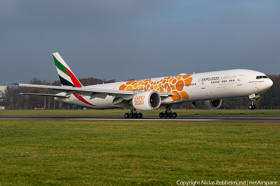 Emirates Boeing 777-31H(ER) (A6-ECU) | Photo 412743