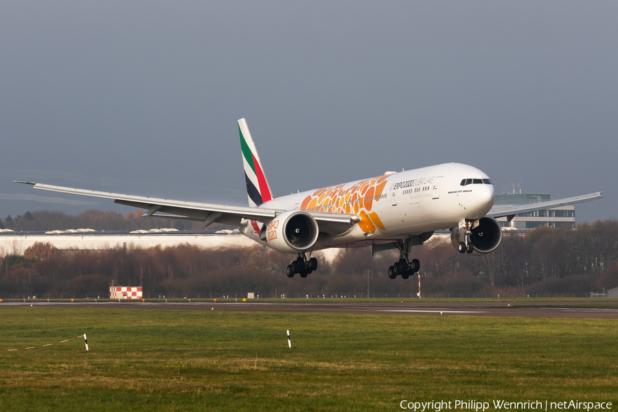 Emirates Boeing 777-31H(ER) (A6-ECU) | Photo 412823