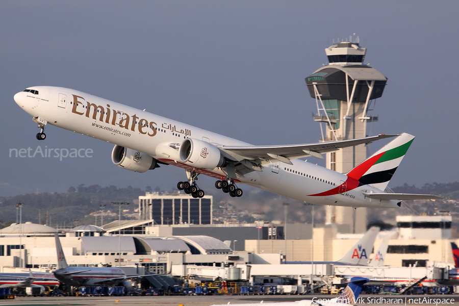 Emirates Boeing 777-31H(ER) (A6-ECU) | Photo 20401