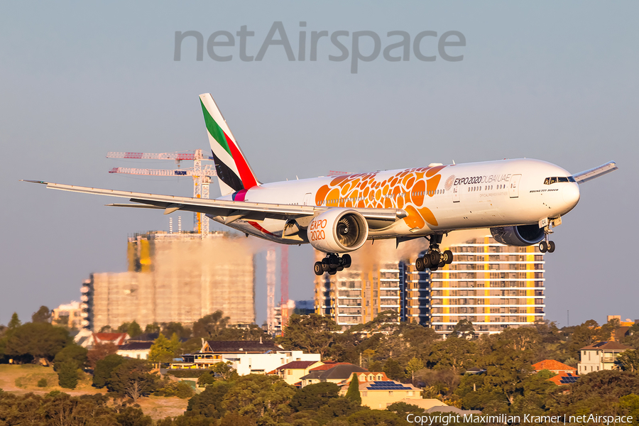 Emirates Boeing 777-31H(ER) (A6-ECU) | Photo 390974