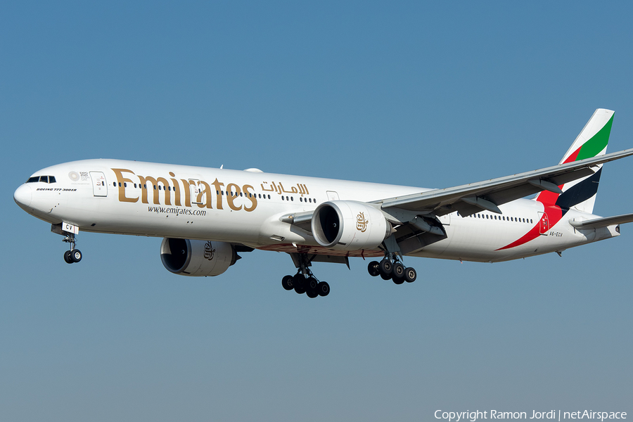 Emirates Boeing 777-31H(ER) (A6-ECV) | Photo 368690