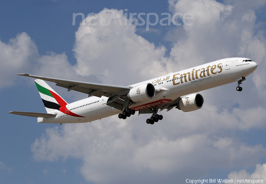 Emirates Boeing 777-31H(ER) (A6-ECV) | Photo 389656