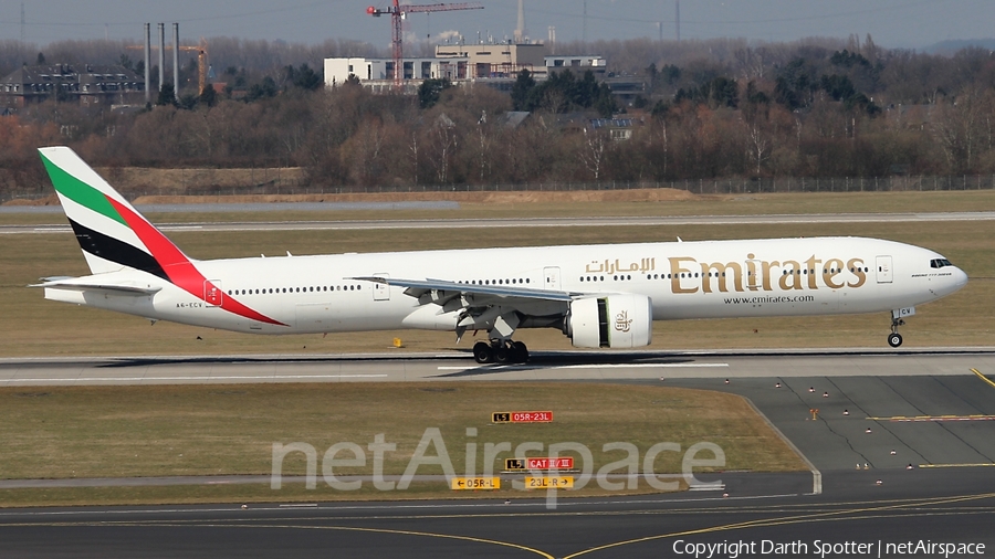 Emirates Boeing 777-31H(ER) (A6-ECV) | Photo 208380