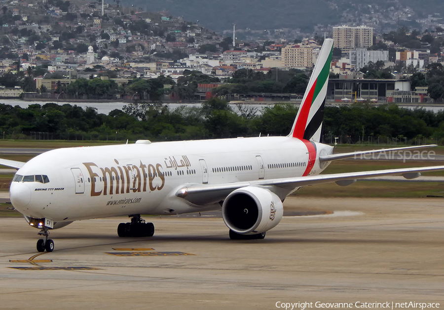 Emirates Boeing 777-31H(ER) (A6-ECV) | Photo 337934