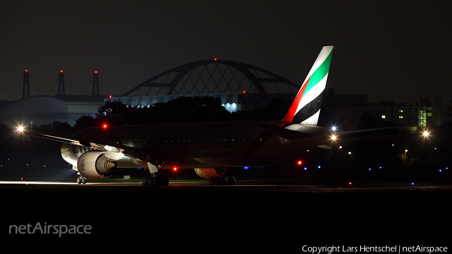 Emirates Boeing 777-31H(ER) (A6-ECV) | Photo 87633