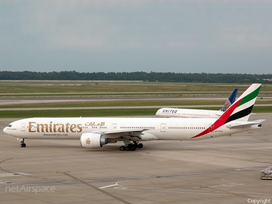Emirates Boeing 777-31H(ER) (A6-ECV) | Photo 454625