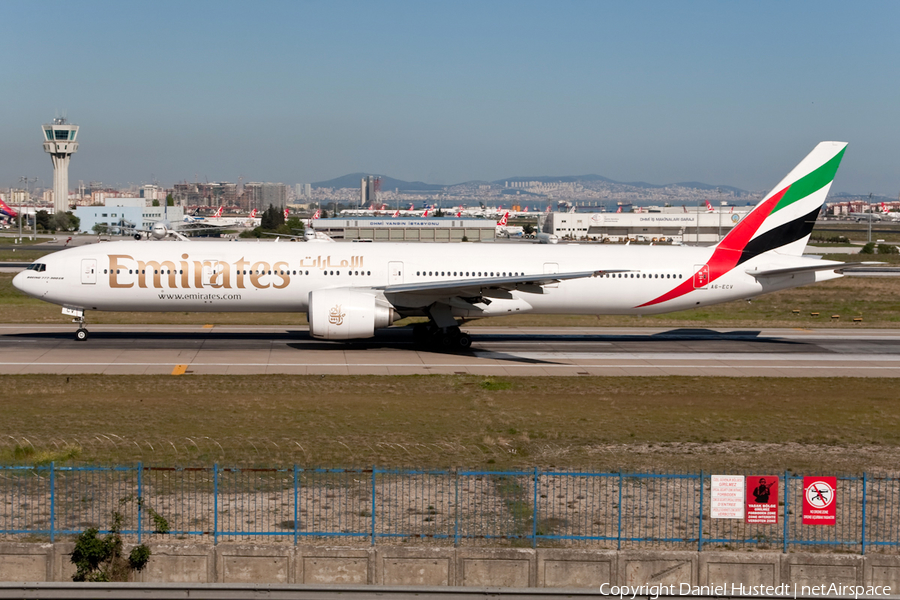 Emirates Boeing 777-31H(ER) (A6-ECV) | Photo 492477