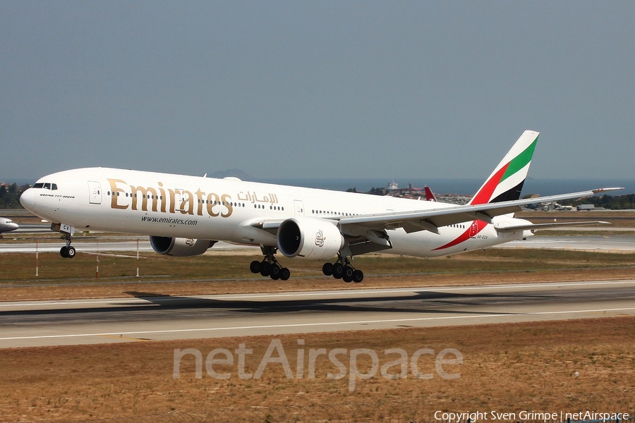 Emirates Boeing 777-31H(ER) (A6-ECV) | Photo 86579