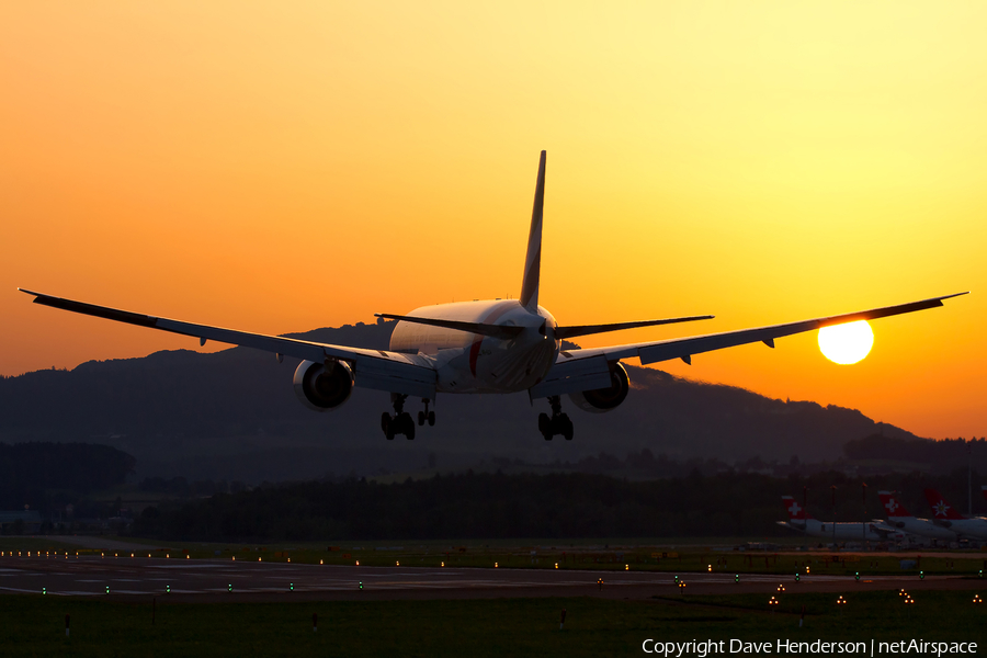 Emirates Boeing 777-31H(ER) (A6-ECV) | Photo 9731