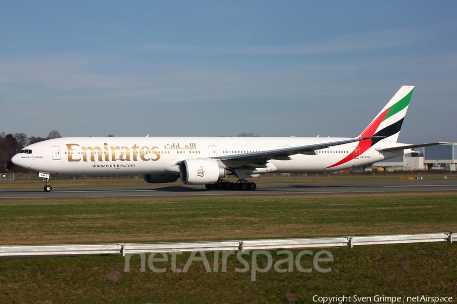 Emirates Boeing 777-31H(ER) (A6-ECW) | Photo 38115