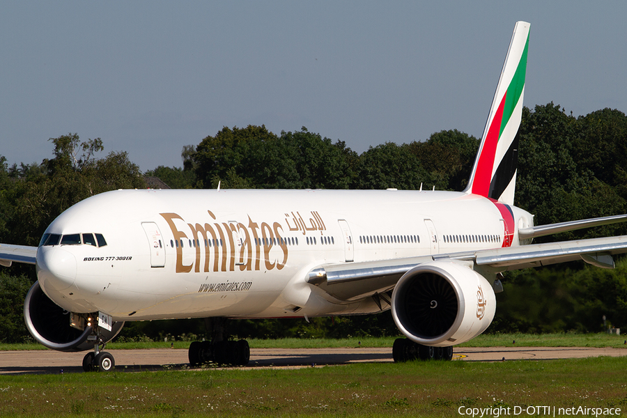Emirates Boeing 777-31H(ER) (A6-ECW) | Photo 368135