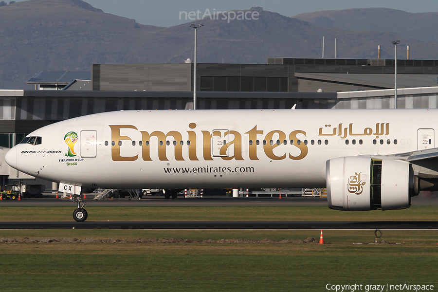 Emirates Boeing 777-31H(ER) (A6-ECX) | Photo 47522