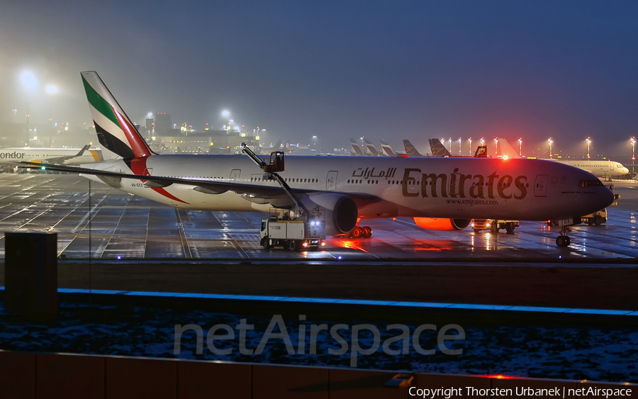Emirates Boeing 777-31H(ER) (A6-ECX) | Photo 423524