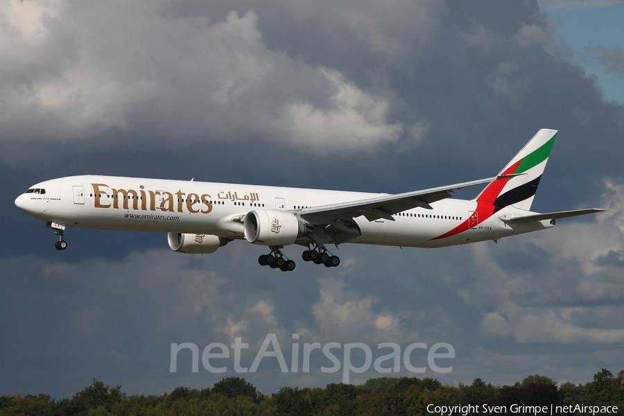 Emirates Boeing 777-31H(ER) (A6-ECX) | Photo 31621