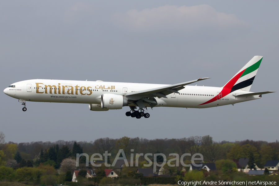Emirates Boeing 777-31H(ER) (A6-ECX) | Photo 74793