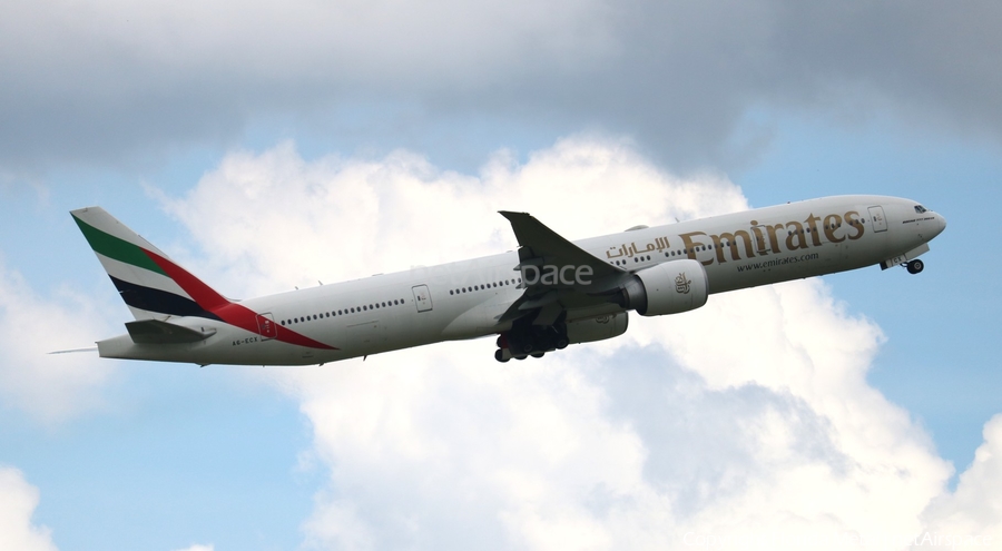 Emirates Boeing 777-31H(ER) (A6-ECX) | Photo 326634