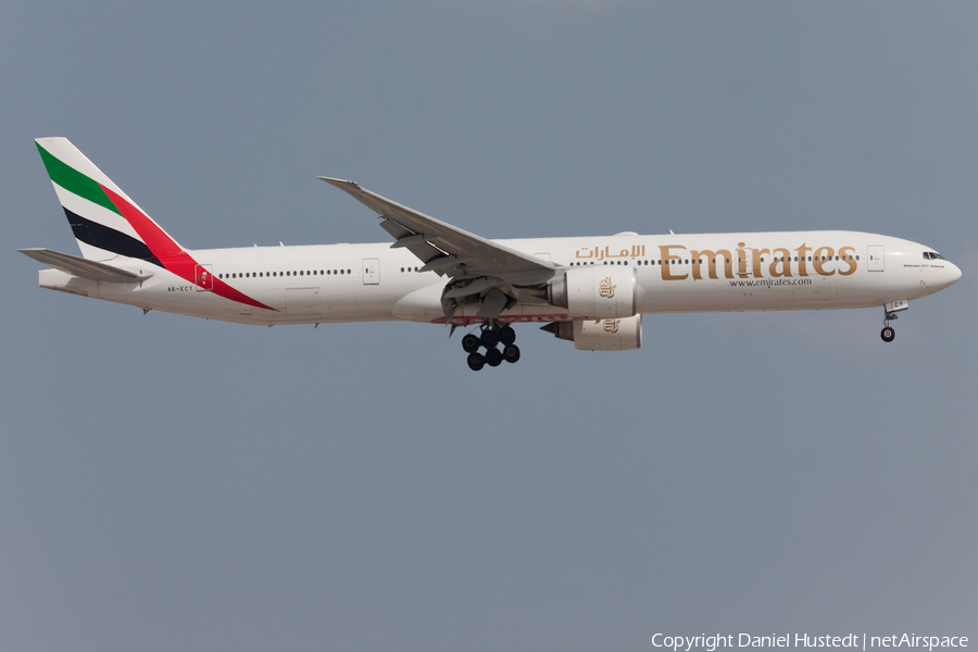 Emirates Boeing 777-31H(ER) (A6-ECY) | Photo 418093