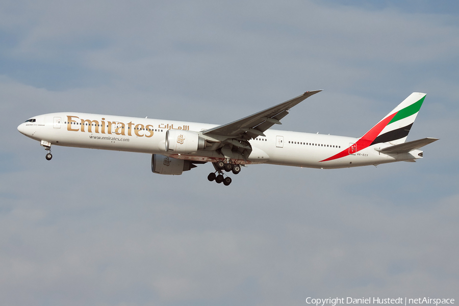 Emirates Boeing 777-31H(ER) (A6-ECY) | Photo 529276