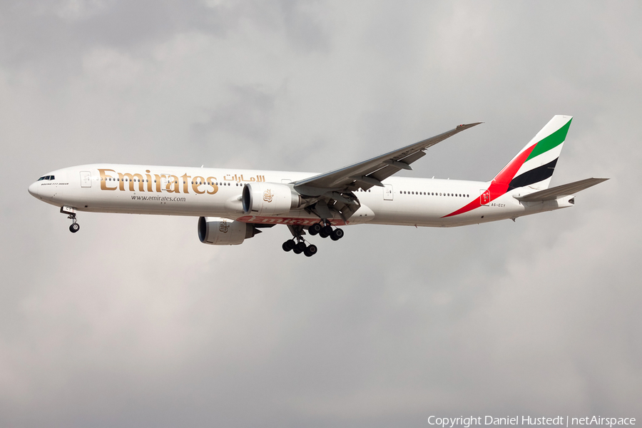 Emirates Boeing 777-31H(ER) (A6-ECY) | Photo 618845