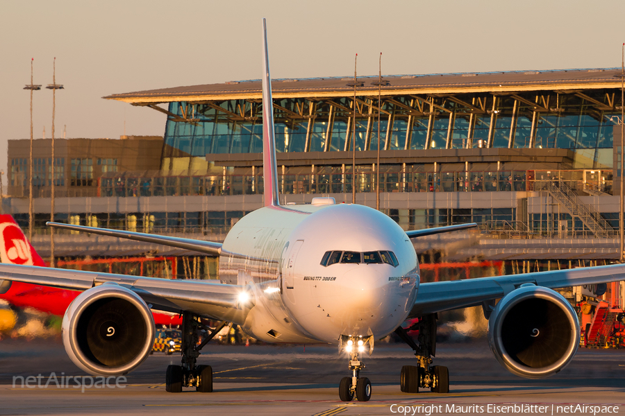 Emirates Boeing 777-31H(ER) (A6-ECY) | Photo 137864