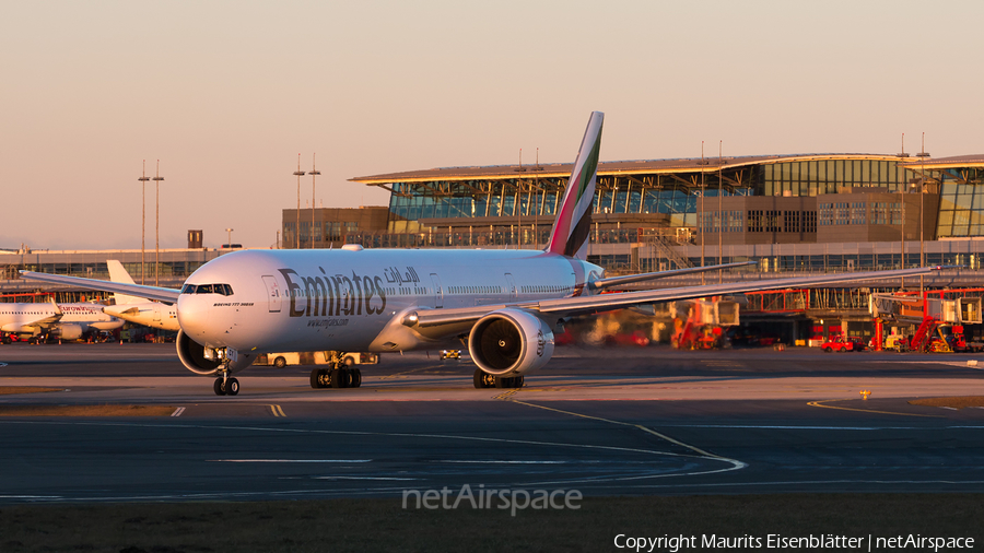 Emirates Boeing 777-31H(ER) (A6-ECY) | Photo 137866