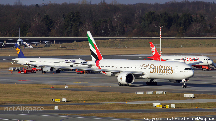 Emirates Boeing 777-31H(ER) (A6-ECY) | Photo 146924