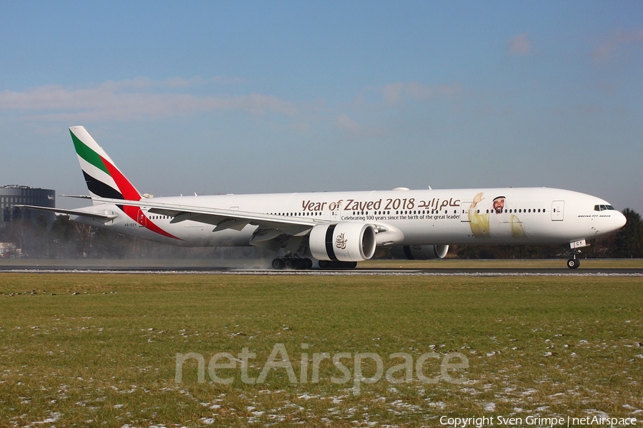 Emirates Boeing 777-31H(ER) (A6-ECY) | Photo 220192