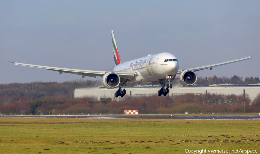 Emirates Boeing 777-31H(ER) (A6-ECY) | Photo 220211
