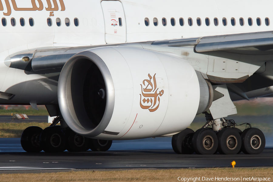 Emirates Boeing 777-31H(ER) (A6-ECZ) | Photo 19399