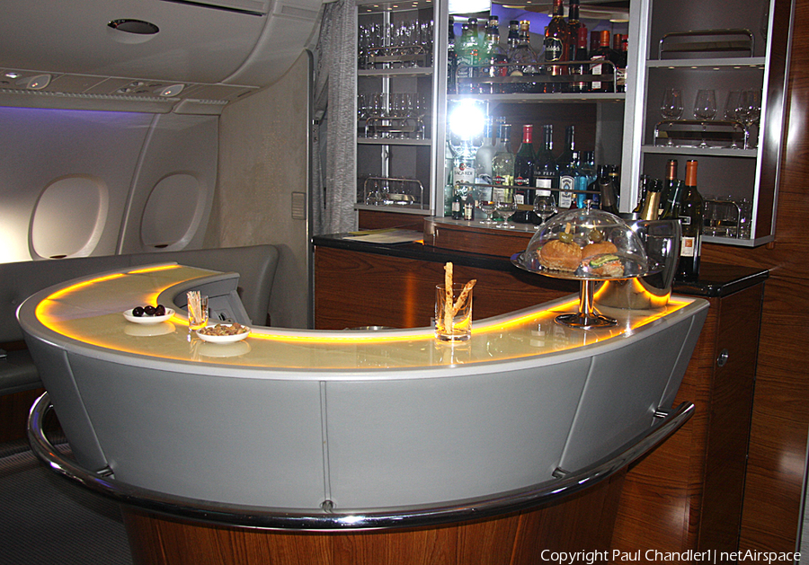 Emirates Airbus A380-861 (A6-EDA) | Photo 65761