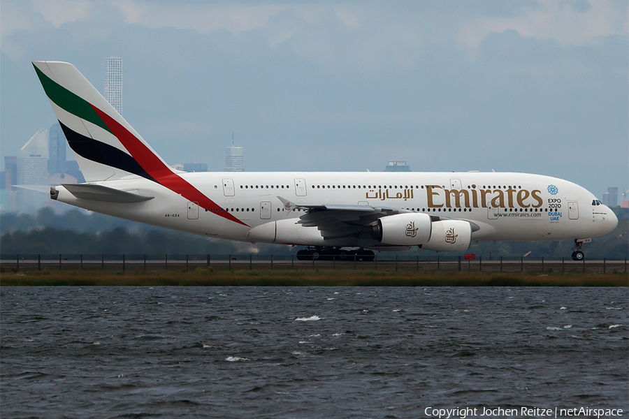 Emirates Airbus A380-861 (A6-EDA) | Photo 125574