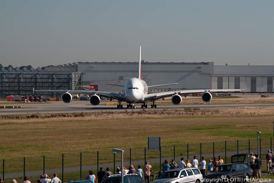 Emirates Airbus A380-861 (A6-EDA) | Photo 267620