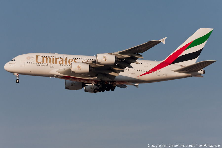 Emirates Airbus A380-861 (A6-EDJ) | Photo 415595