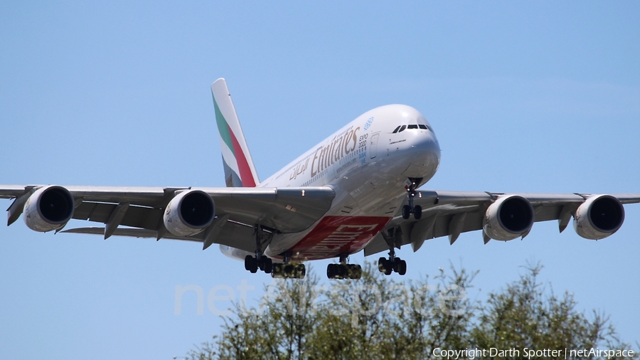 Emirates Airbus A380-861 (A6-EDL) | Photo 210209