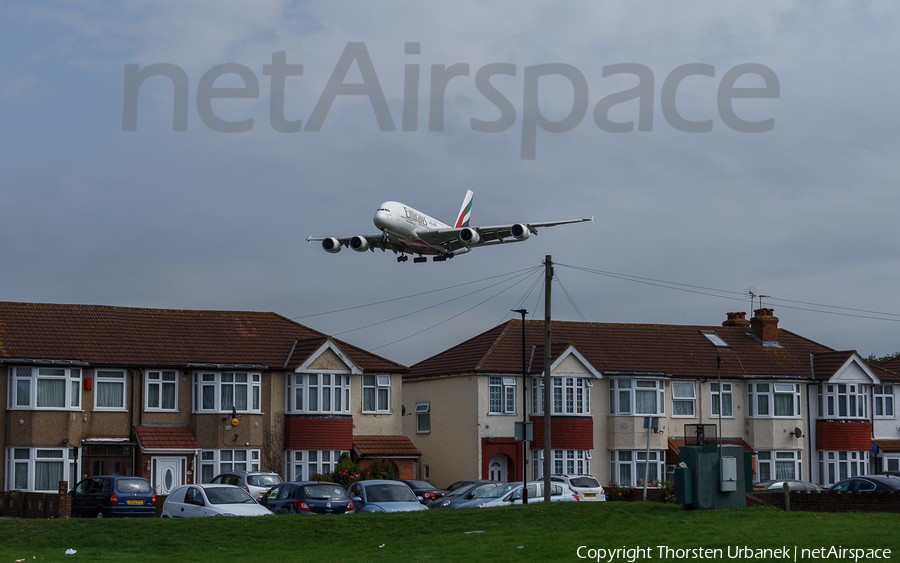 Emirates Airbus A380-861 (A6-EDL) | Photo 188139