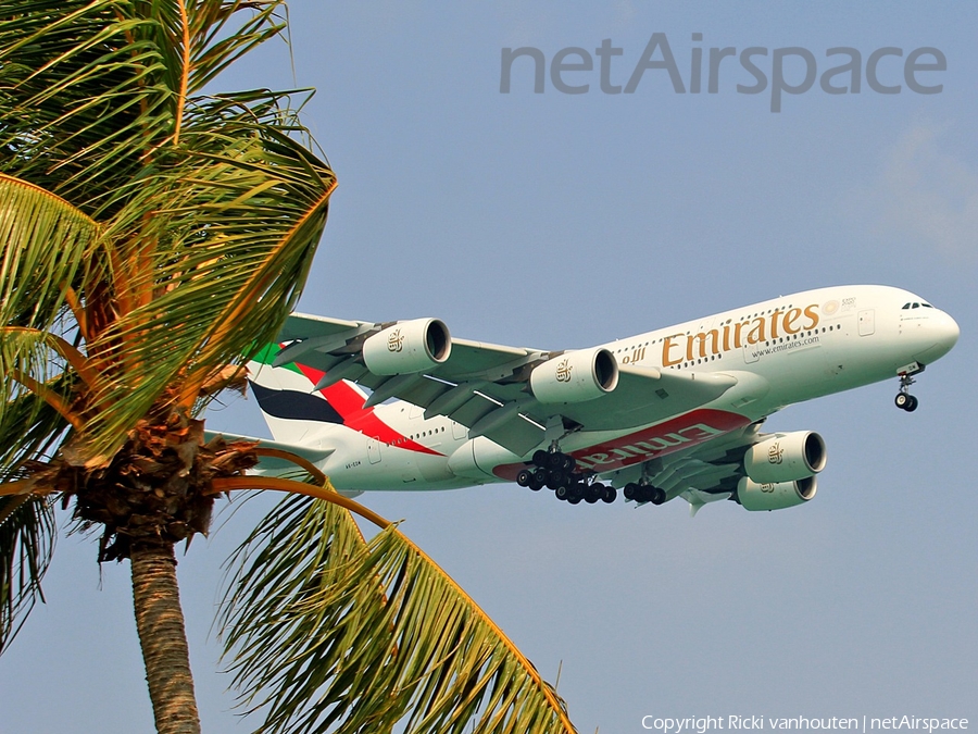 Emirates Airbus A380-861 (A6-EDM) | Photo 359590