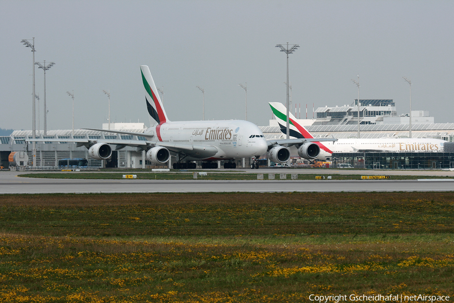 Emirates Airbus A380-861 (A6-EDQ) | Photo 31094