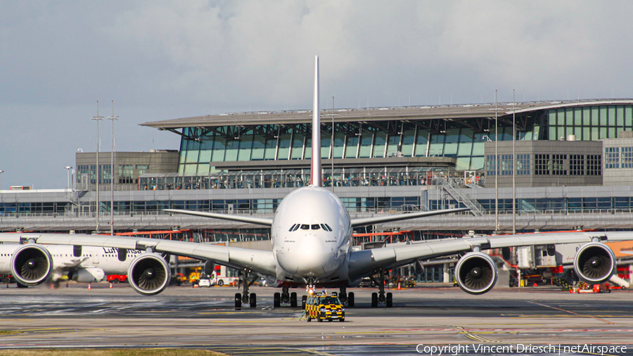 Emirates Airbus A380-861 (A6-EDV) | Photo 529637