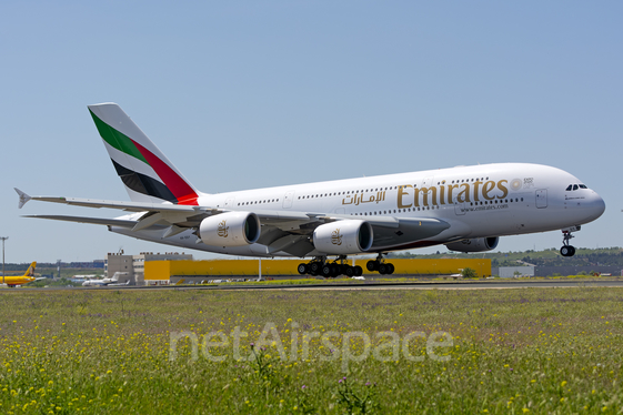 Emirates Airbus A380-861 (A6-EDY) at  Madrid - Barajas, Spain