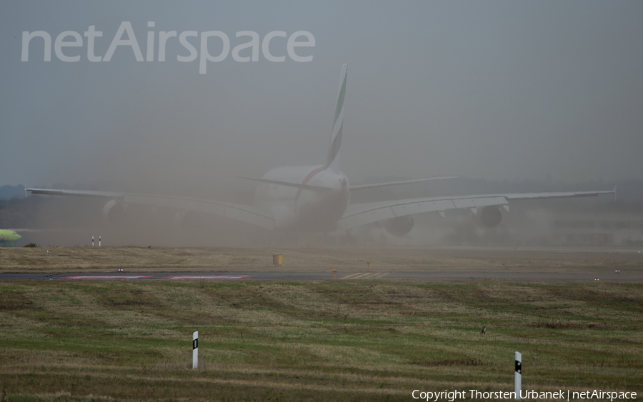 Emirates Airbus A380-861 (A6-EEA) | Photo 124383