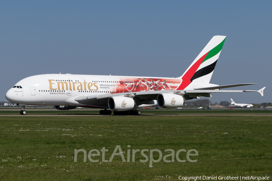 Emirates Airbus A380-861 (A6-EEB) | Photo 331336